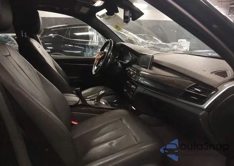 2018 BMW X5 xDrive35I z USA, uszkodzony, nr VIN 5UXKR0C57JL071443